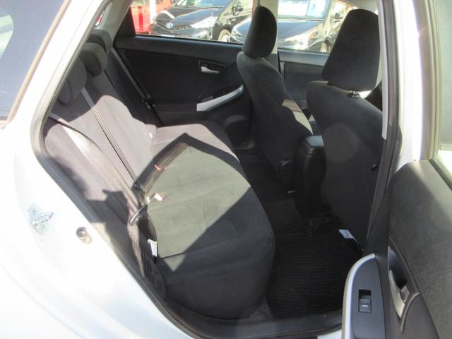 プリウス L 後期モデル 全国1年保証 純正CDオーディオ 横滑り防止装置 アイドリングストップ オートエアコン ABS プッシュスタート スマートキー 盗難警報装置 電動格納ミラー ETC付き(19枚目)