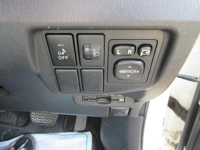 プリウス L 後期モデル 全国1年保証 純正CDオーディオ 横滑り防止装置 アイドリングストップ オートエアコン ABS プッシュスタート スマートキー 盗難警報装置 電動格納ミラー ETC付き(23枚目)