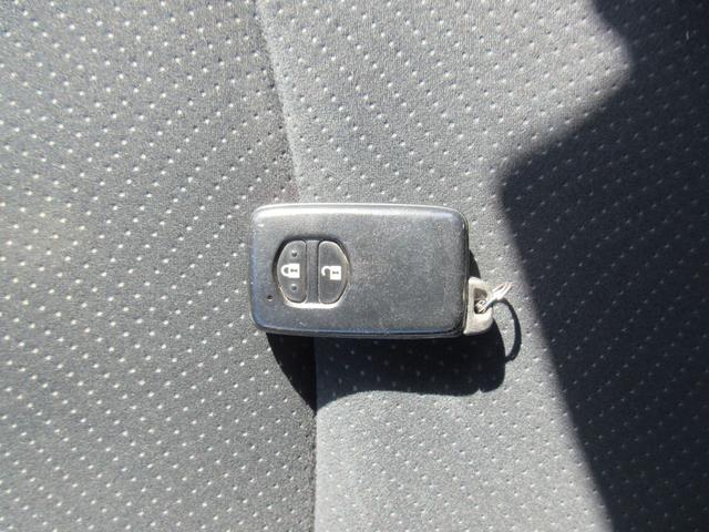 プリウス L 後期モデル 全国1年保証 純正CDオーディオ 横滑り防止装置 アイドリングストップ オートエアコン ABS プッシュスタート スマートキー 盗難警報装置 電動格納ミラー ETC付き(24枚目)