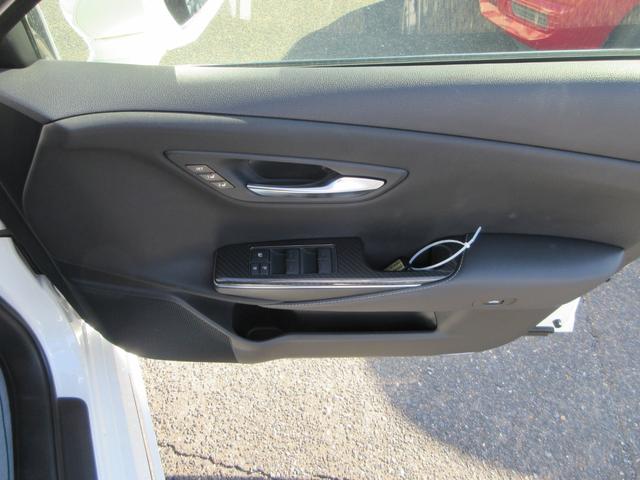 クラウンハイブリッド RSアドバンス 全国1年保証 トヨタセーフティセンス 純正ナビ パノラミックビューモニター 黒革シート プリクラッシュブレーキ クリアランスソナー シーケンシャルウィンカー LEDヘッドライト ETC2.0(27枚目)