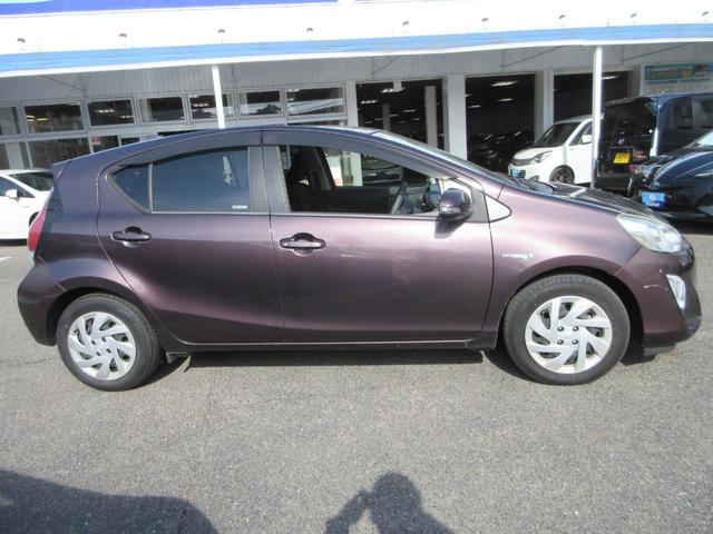 アクア Ｓ　スマートエントリーパッケージ　禁煙車　純正ＳＤナビ　Ｂｌｕｅｔｏｏｔｈ接続　バックモニター　ＥＴＣ　フルセグＴＶ　ＣＤ／ＤＶＤ再生　前方ドラレコ　ステアリングリモコン　衝突安全ボディー（10枚目）