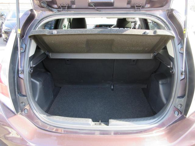 アクア Ｓ　スマートエントリーパッケージ　禁煙車　純正ＳＤナビ　Ｂｌｕｅｔｏｏｔｈ接続　バックモニター　ＥＴＣ　フルセグＴＶ　ＣＤ／ＤＶＤ再生　前方ドラレコ　ステアリングリモコン　衝突安全ボディー（15枚目）