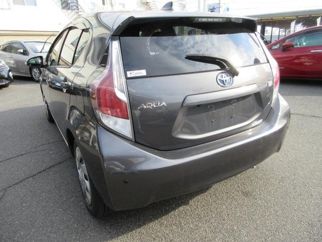 アクア S 全国1年保証 禁煙車 純正SDナビ Bluetooth接続 バックモニター コーナーセンサー 前席シートヒーター CD/SD ワンセグTV 衝突安全ボディー 運転席・助手席エアバッグ(15枚目)