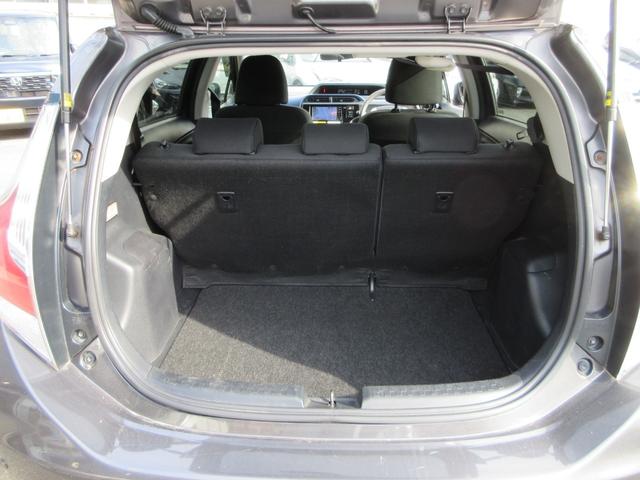 アクア S 全国1年保証 禁煙車 純正SDナビ Bluetooth接続 バックモニター コーナーセンサー 前席シートヒーター CD/SD ワンセグTV 衝突安全ボディー 運転席・助手席エアバッグ(16枚目)