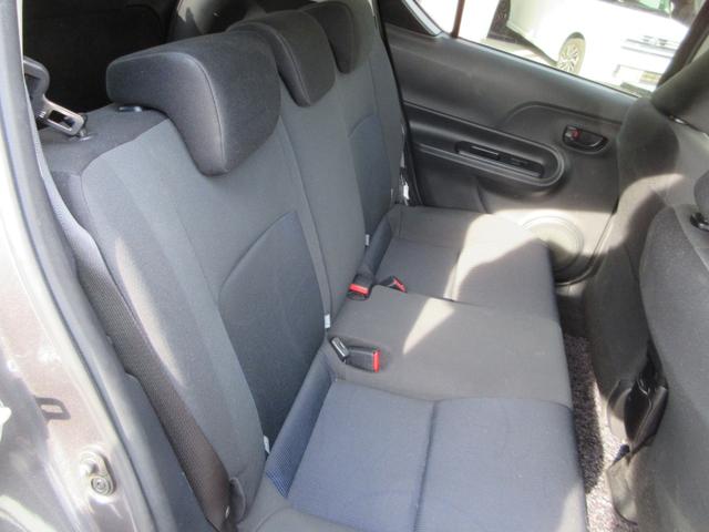 アクア S 全国1年保証 禁煙車 純正SDナビ Bluetooth接続 バックモニター コーナーセンサー 前席シートヒーター CD/SD ワンセグTV 衝突安全ボディー 運転席・助手席エアバッグ(19枚目)