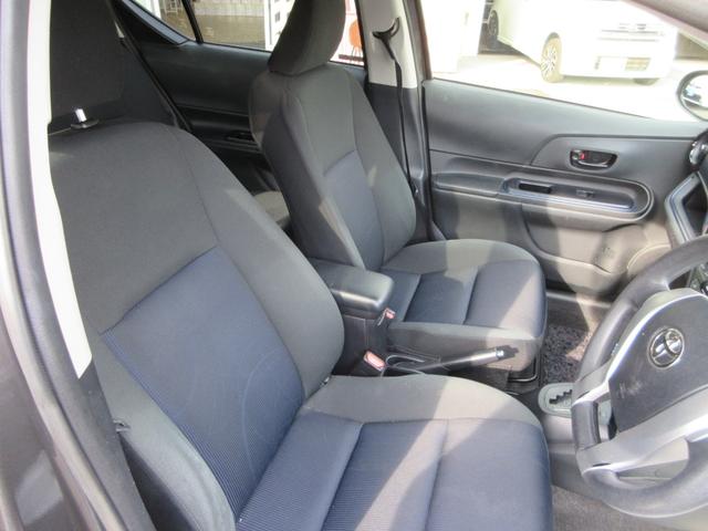 アクア S 全国1年保証 禁煙車 純正SDナビ Bluetooth接続 バックモニター コーナーセンサー 前席シートヒーター CD/SD ワンセグTV 衝突安全ボディー 運転席・助手席エアバッグ(20枚目)