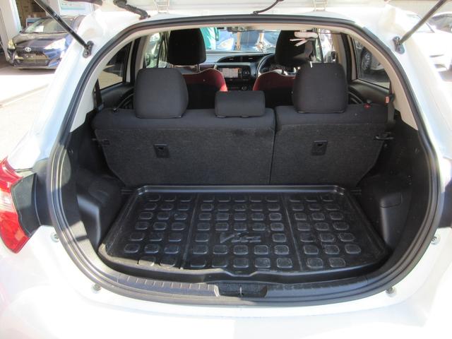 ヴィッツ ハイブリッド　ジュエラ　ユーザー下取車　ワンオーナー　禁煙車　全国１年保証　純正ＳＤナビ　Ｂｌｕｅｔｏｏｔｈ接続　バックモニター　前ドラレコ　前席シートヒーター　ＥＴＣ　フルセグＴＶ　ＣＤ／ＤＶＤ再生　車線逸脱防止機能（16枚目）