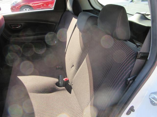 ヴィッツ ハイブリッド　ジュエラ　ユーザー下取車　ワンオーナー　禁煙車　全国１年保証　純正ＳＤナビ　Ｂｌｕｅｔｏｏｔｈ接続　バックモニター　前ドラレコ　前席シートヒーター　ＥＴＣ　フルセグＴＶ　ＣＤ／ＤＶＤ再生　車線逸脱防止機能（18枚目）