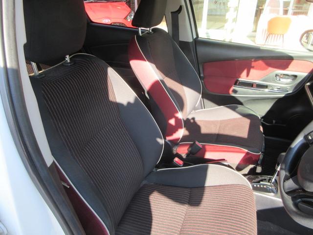 ヴィッツ ハイブリッド　ジュエラ　ユーザー下取車　ワンオーナー　禁煙車　全国１年保証　純正ＳＤナビ　Ｂｌｕｅｔｏｏｔｈ接続　バックモニター　前ドラレコ　前席シートヒーター　ＥＴＣ　フルセグＴＶ　ＣＤ／ＤＶＤ再生　車線逸脱防止機能（20枚目）