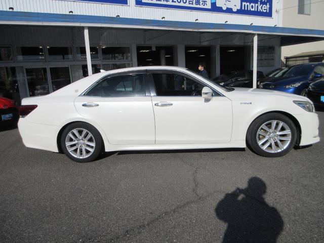 クラウンハイブリッド アスリートＧ　全国１年保証　禁煙車　純正ＨＤＤナビ　フルセグＴＶ　Ｂｌｕｅｔｏｏｔｈ接続　バックモニター　ＥＴＣ　本革パワーシート　オートクルーズコントロール　ＣＤ／ＤＶＤ再生　衝突安全ボディー　盗難防止システム（11枚目）