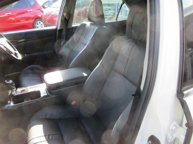 クラウンハイブリッド アスリートＧ　全国１年保証　禁煙車　純正ＨＤＤナビ　フルセグＴＶ　Ｂｌｕｅｔｏｏｔｈ接続　バックモニター　ＥＴＣ　本革パワーシート　オートクルーズコントロール　ＣＤ／ＤＶＤ再生　衝突安全ボディー　盗難防止システム（17枚目）