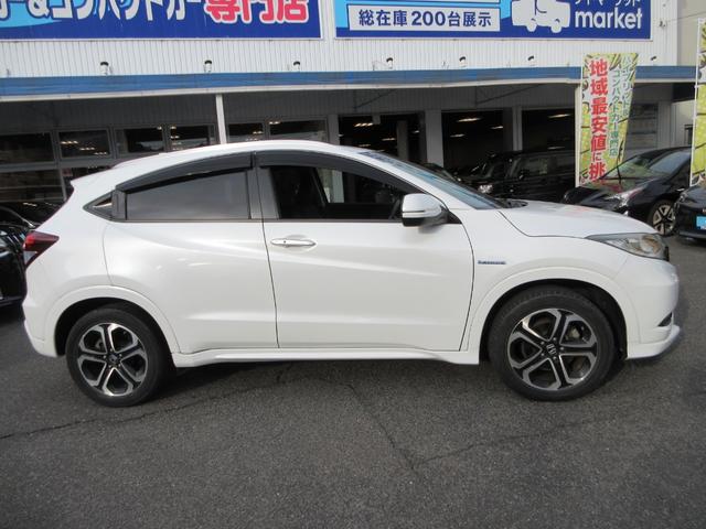 ヴェゼル ハイブリッドＺ　禁煙車　純正ＳＤナビ　ＣＤ／ＤＶＤ　バックカメラ　フルセグＴＶ　Ｂｌｕｅｔｏｏｔｈ接続　オートクルーズコントロール　ＬＥＤヘッドライト　プッシュスタート　シートヒーター　あんしんパッケージ（9枚目）