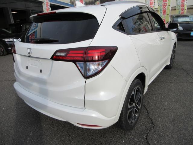 ヴェゼル ハイブリッドＺ　禁煙車　純正ＳＤナビ　ＣＤ／ＤＶＤ　バックカメラ　フルセグＴＶ　Ｂｌｕｅｔｏｏｔｈ接続　オートクルーズコントロール　ＬＥＤヘッドライト　プッシュスタート　シートヒーター　あんしんパッケージ（13枚目）