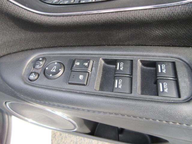 ヴェゼル ハイブリッドＺ　禁煙車　純正ＳＤナビ　ＣＤ／ＤＶＤ　バックカメラ　フルセグＴＶ　Ｂｌｕｅｔｏｏｔｈ接続　オートクルーズコントロール　ＬＥＤヘッドライト　プッシュスタート　シートヒーター　あんしんパッケージ（21枚目）