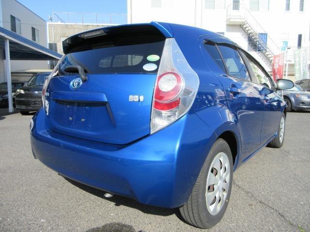 アクア Ｓ　純正ＳＤナビ　ワンセグＴＶ　前方ドラレコ　前席シートヒーター　プッシュスタート　スマートキー　衝突安全ボディー　運転席・助手席エアバッグ（13枚目）