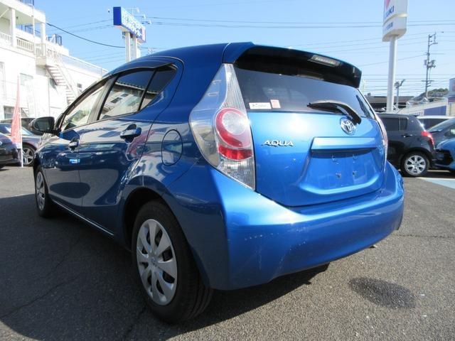 アクア Ｓ　純正ＳＤナビ　ワンセグＴＶ　前方ドラレコ　前席シートヒーター　プッシュスタート　スマートキー　衝突安全ボディー　運転席・助手席エアバッグ（14枚目）