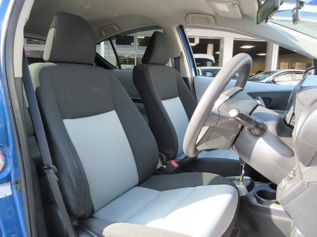 アクア Ｓ　純正ＳＤナビ　ワンセグＴＶ　前方ドラレコ　前席シートヒーター　プッシュスタート　スマートキー　衝突安全ボディー　運転席・助手席エアバッグ（17枚目）