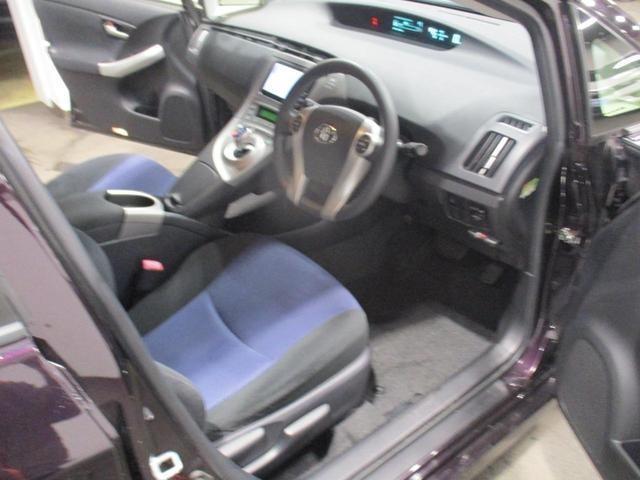 プリウス Ｓ　後期型　純正ナビ　フルセグＴＶ　バックカメラ　ＥＴＣ　ＨＩＤヘッドライト　ｂｌｕｅｔｏｏｔｈ接続　　オートエアコン　ドライブレコーダー前後　純正１５インチアルミ　スマートキー　プッシュスタート（17枚目）