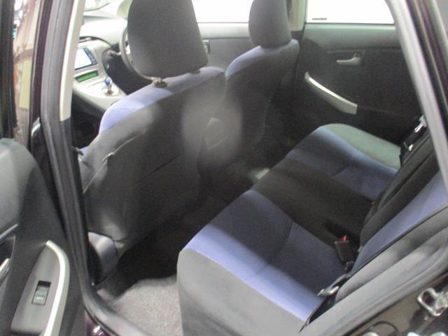 プリウス Ｓ　後期型　純正ナビ　フルセグＴＶ　バックカメラ　ＥＴＣ　ＨＩＤヘッドライト　ｂｌｕｅｔｏｏｔｈ接続　　オートエアコン　ドライブレコーダー前後　純正１５インチアルミ　スマートキー　プッシュスタート（18枚目）