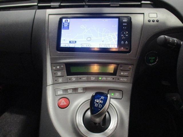 プリウス Ｓ　後期型　純正ナビ　フルセグＴＶ　バックカメラ　ＥＴＣ　ＨＩＤヘッドライト　ｂｌｕｅｔｏｏｔｈ接続　　オートエアコン　ドライブレコーダー前後　純正１５インチアルミ　スマートキー　プッシュスタート（22枚目）