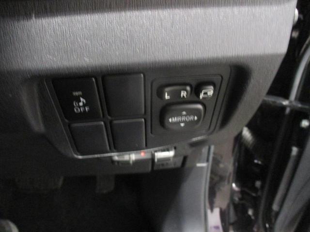 プリウス Ｓ　後期型　純正ナビ　フルセグＴＶ　バックカメラ　ＥＴＣ　ＨＩＤヘッドライト　ｂｌｕｅｔｏｏｔｈ接続　　オートエアコン　ドライブレコーダー前後　純正１５インチアルミ　スマートキー　プッシュスタート（26枚目）