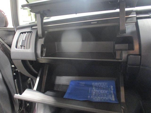 プリウス Ｓ　後期型　純正ナビ　フルセグＴＶ　バックカメラ　ＥＴＣ　ＨＩＤヘッドライト　ｂｌｕｅｔｏｏｔｈ接続　　オートエアコン　ドライブレコーダー前後　純正１５インチアルミ　スマートキー　プッシュスタート（29枚目）