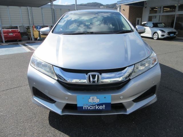 グレイス ＬＸ　純正ＳＤナビ　ワンセグＴＶ　Ｂｌｕｅｔｏｏｔｈ接続　ＥＴＣ　ＬＥＤヘッドライト　電動格納ミラー　衝突安全ボディー　盗難防止システム　プッシュスタート　スマートキー　盗難警報装置（7枚目）