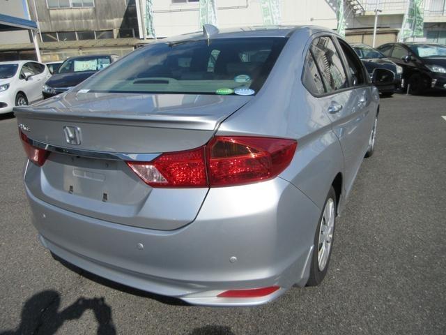 グレイス ＬＸ　純正ＳＤナビ　ワンセグＴＶ　Ｂｌｕｅｔｏｏｔｈ接続　ＥＴＣ　ＬＥＤヘッドライト　電動格納ミラー　衝突安全ボディー　盗難防止システム　プッシュスタート　スマートキー　盗難警報装置（13枚目）