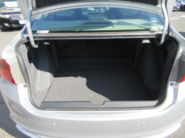 グレイス ＬＸ　純正ＳＤナビ　ワンセグＴＶ　Ｂｌｕｅｔｏｏｔｈ接続　ＥＴＣ　ＬＥＤヘッドライト　電動格納ミラー　衝突安全ボディー　盗難防止システム　プッシュスタート　スマートキー　盗難警報装置（15枚目）