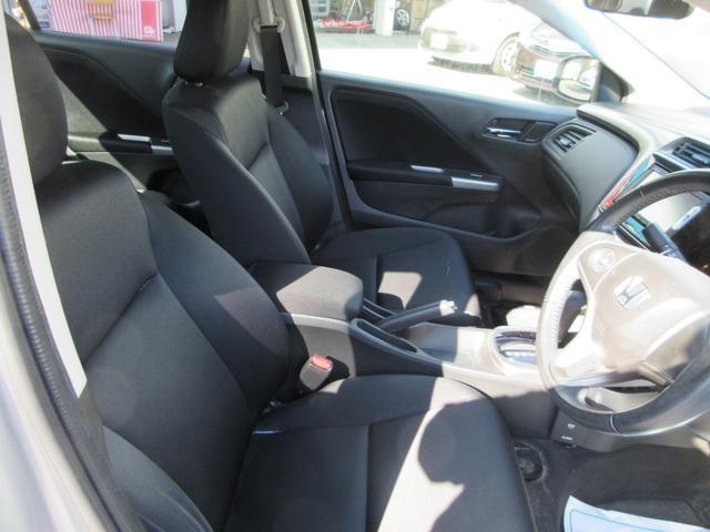 グレイス ＬＸ　純正ＳＤナビ　ワンセグＴＶ　Ｂｌｕｅｔｏｏｔｈ接続　ＥＴＣ　ＬＥＤヘッドライト　電動格納ミラー　衝突安全ボディー　盗難防止システム　プッシュスタート　スマートキー　盗難警報装置（16枚目）