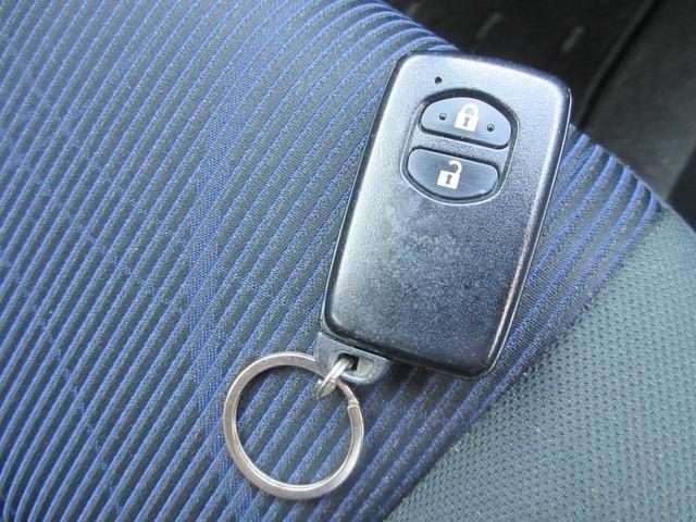 アクア Ｓ　純正ナビ　バックモニター　横滑り防止装置　アイドリングストップ　オートエアコン　ＡＢＳ　プッシュスタート　スマートキー　盗難警報装置　前後ドラレコ　ＥＴＣ付き（23枚目）