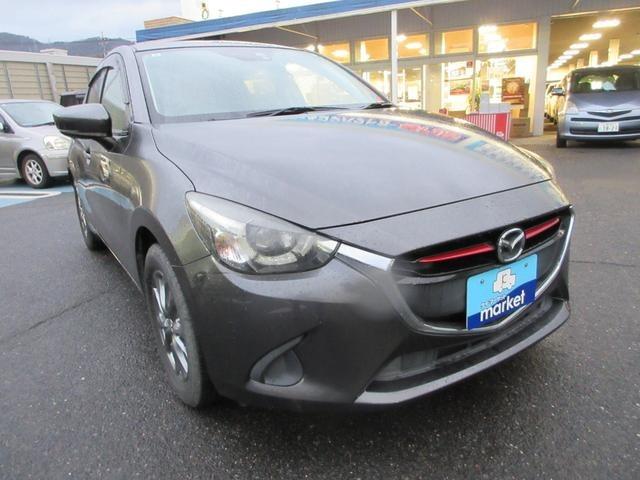 デミオ １３Ｓツーリング　純正ＳＤナビ・フルセグＴＶ　バックカメラ　スマートシティブレーキサポート　前席シートヒーター　ＬＥＤヘッドランプ　プッシュスタート　スマートキー　盗難警報装置　ドラレコ　ＥＴＣ付き（11枚目）