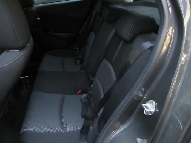 デミオ １３Ｓツーリング　純正ＳＤナビ・フルセグＴＶ　バックカメラ　スマートシティブレーキサポート　前席シートヒーター　ＬＥＤヘッドランプ　プッシュスタート　スマートキー　盗難警報装置　ドラレコ　ＥＴＣ付き（19枚目）