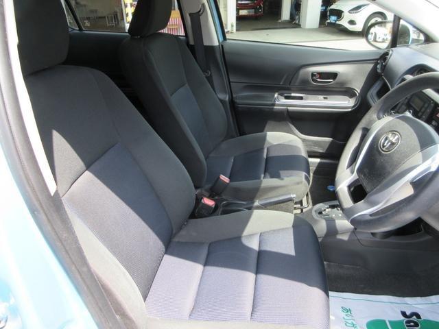 アクア Ｓ　純正ＣＤオーディオ　トヨタセーフティセンス　オートハイビーム　プッシュスタート・スマートキー　運転席・助手席エアバッグ　衝突安全ボディ（17枚目）