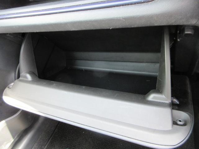 アクア Ｓ　純正ＣＤオーディオ　トヨタセーフティセンス　オートハイビーム　プッシュスタート・スマートキー　運転席・助手席エアバッグ　衝突安全ボディ（25枚目）