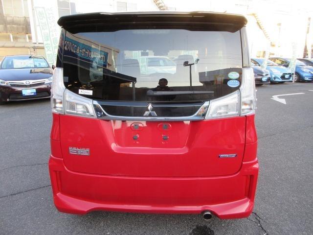 デリカＤ：２ カスタムハイブリッドＭＶ　２トーンカラー仕様車　フルセグＳＤナビ　バックモニター　両側パワースライドドア　衝突被害軽減ブレーキ　横滑り防止装置　シートヒーター　ステアリングリモコン　フォグランプ　ドラレコ　ＥＴＣ（8枚目）