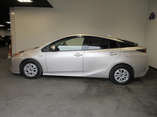 プリウス Ｓ　純正ＳＤナビ　サンルーフ　フルセグＴＶ　Ｂｌｕｅｔｏｏｔｈ接続　バックモニター　ＣＤ／ＤＶＤ　ＥＴＣ　ステアリングリモコン　ＬＥＤヘッドライト　衝突安全ボディー　盗難防止システム（10枚目）