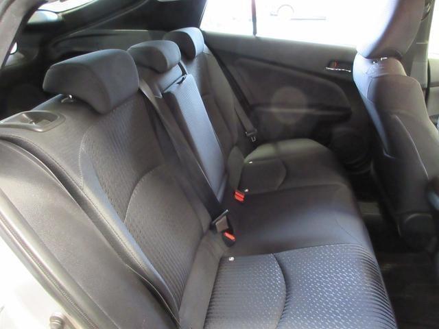 プリウス Ｓ　純正ＳＤナビ　サンルーフ　フルセグＴＶ　Ｂｌｕｅｔｏｏｔｈ接続　バックモニター　ＣＤ／ＤＶＤ　ＥＴＣ　ステアリングリモコン　ＬＥＤヘッドライト　衝突安全ボディー　盗難防止システム（18枚目）