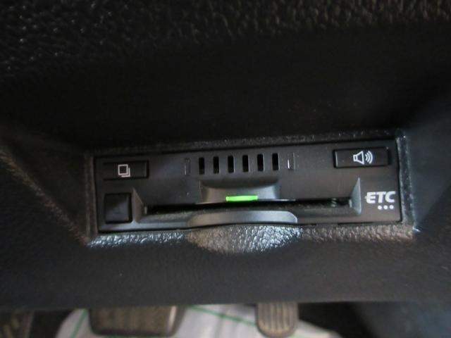 プリウス Ｓ　純正ＳＤナビ　サンルーフ　フルセグＴＶ　Ｂｌｕｅｔｏｏｔｈ接続　バックモニター　ＣＤ／ＤＶＤ　ＥＴＣ　ステアリングリモコン　ＬＥＤヘッドライト　衝突安全ボディー　盗難防止システム（25枚目）