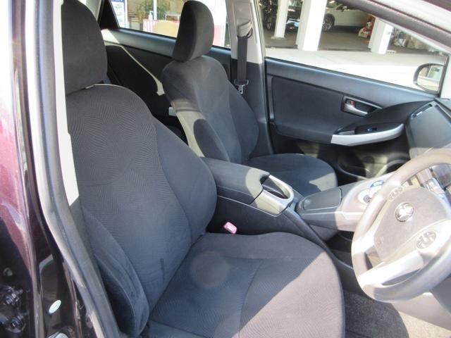 プリウス Ｓ　禁煙車　社外ＳＤナビ　Ｂｌｕｅｔｏｏｔｈ接続　バックモニター　フルセグＴＶ　ＣＤ／ＤＶＤ再生　ＥＴＣ　ステアリングリモコン　衝突安全ボディー　盗難防止システム　運転席・助手席エアバッグ（15枚目）