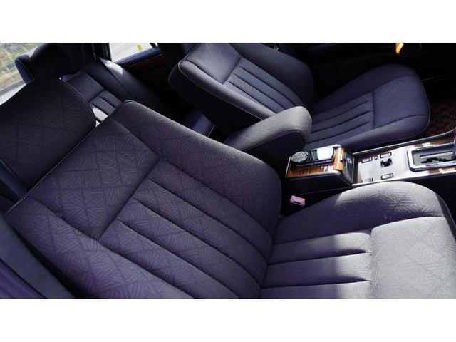 Ｅクラス Ｅ２８０　Ｅクラス　Ｗ１２４　ＩＤＥＡＬエアサス　１８ｉｎｃアルミホイール　パイオニアヘッドユニット　ａｕｄｉｓｏｎスピーカー・マルチ４ｃｈ出力　サブウーハー　ＫＡＲＯマット　オリジナルマフラー（7枚目）