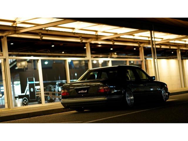 Ｅクラス Ｅ２８０　Ｅクラス　Ｗ１２４　ＩＤＥＡＬエアサス　１８ｉｎｃアルミホイール　パイオニアヘッドユニット　ａｕｄｉｓｏｎスピーカー・マルチ４ｃｈ出力　サブウーハー　ＫＡＲＯマット　オリジナルマフラー（20枚目）