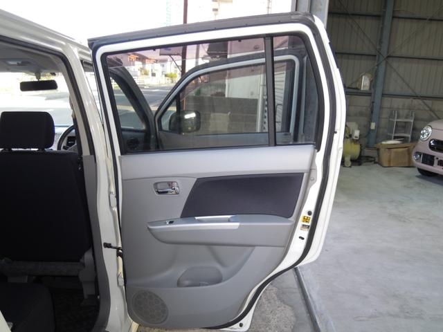 ワゴンＲ ＦＸリミテッド　スマートキー　電動格納ミラー　ベンチシート　ＡＴ　盗難防止システム　ＡＢＳ　ＣＤ　アルミホイール　衝突安全ボディ　エアコン　パワーステアリング　パワーウィンドウ（30枚目）