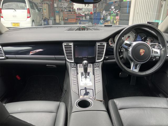 パナメーラ ベースグレード TV クリアランスソナー オートクルーズコントロール アルミホイール HID パワーシート 革シート キーレスエントリー アイドリングストップ 電動格納ミラー シートヒーター AT 盗難防止システム(8枚目)