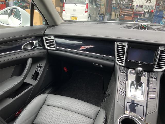 パナメーラ ベースグレード TV クリアランスソナー オートクルーズコントロール アルミホイール HID パワーシート 革シート キーレスエントリー アイドリングストップ 電動格納ミラー シートヒーター AT 盗難防止システム(12枚目)