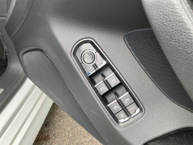 パナメーラ ベースグレード TV クリアランスソナー オートクルーズコントロール アルミホイール HID パワーシート 革シート キーレスエントリー アイドリングストップ 電動格納ミラー シートヒーター AT 盗難防止システム(18枚目)