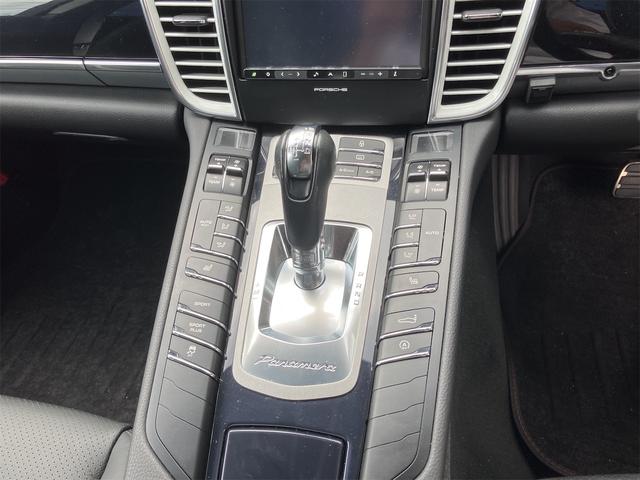 パナメーラ ベースグレード TV クリアランスソナー オートクルーズコントロール アルミホイール HID パワーシート 革シート キーレスエントリー アイドリングストップ 電動格納ミラー シートヒーター AT 盗難防止システム(24枚目)