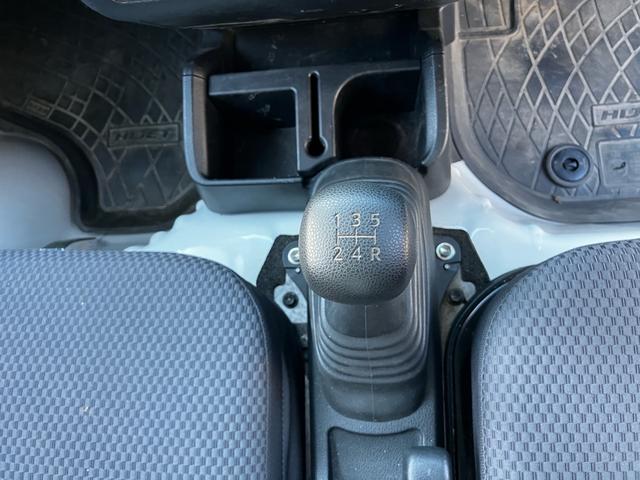 ハイゼットトラック エクストラ ワンオーナー 4WD 5速MT CD ミュージックプレイヤー接続可 LEDヘッドライト キーレスエントリー 作業灯 記録簿 エアコン パワーステアリング パワーウィンドウ 運転席・助手席エアバック(9枚目)