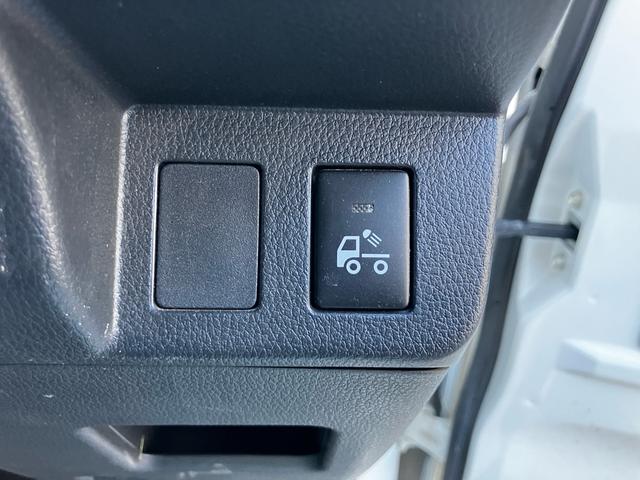 ハイゼットトラック エクストラ ワンオーナー 4WD 5速MT CD ミュージックプレイヤー接続可 LEDヘッドライト キーレスエントリー 作業灯 記録簿 エアコン パワーステアリング パワーウィンドウ 運転席・助手席エアバック(13枚目)