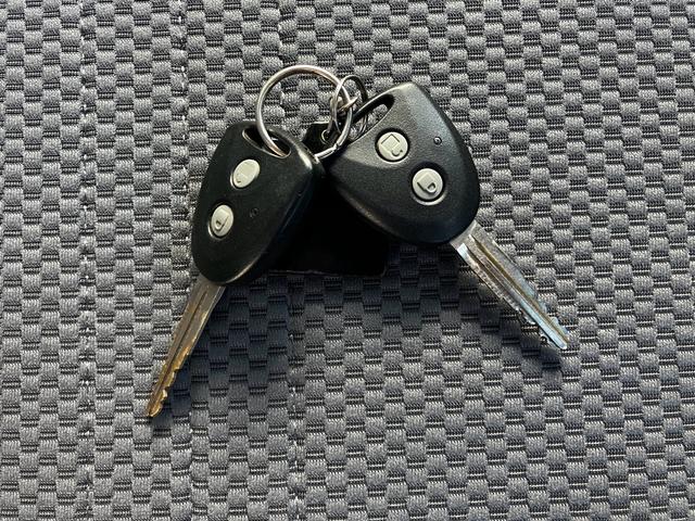 ハイゼットトラック エクストラ ワンオーナー 4WD 5速MT CD ミュージックプレイヤー接続可 LEDヘッドライト キーレスエントリー 作業灯 記録簿 エアコン パワーステアリング パワーウィンドウ 運転席・助手席エアバック(15枚目)